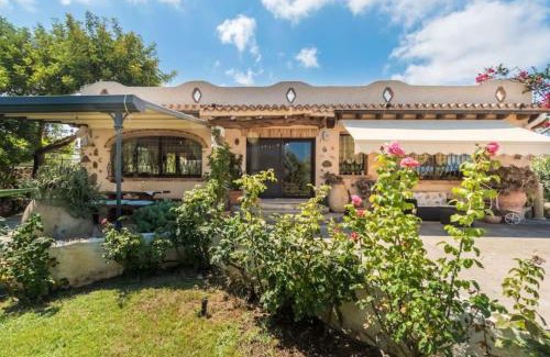 Orosei Villa | villa con immenso giardino