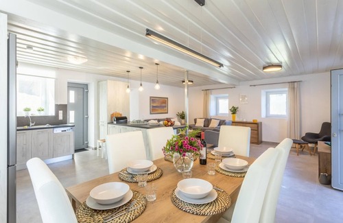 Rantatika Villa | Villa Constadina Large Private Pool, A/C, WiFi