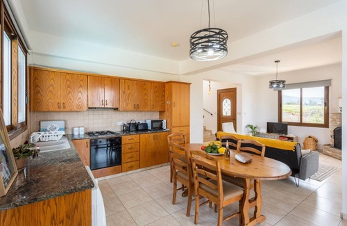 Ayia Marina Chrysochous Villa | Villa Sunset - Three Bedroom Villa, Sleeps 7