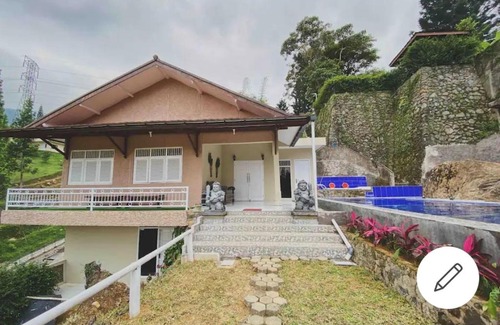 Cisarua Villa | Villa D'Daunan Puncak
