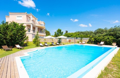 Limni Villa | Villa Denise - Four Bedroom Villa, Sleeps 8