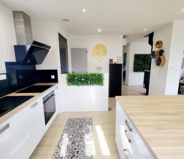 Brens Villa | Villa design jacuzzi et clim