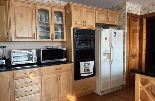 Alpine Lake Apartment | Villa deTuar pet friendly with lake views