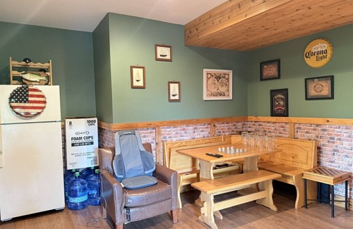 Alpine Lake Apartment | Villa deTuar pet friendly with lake views