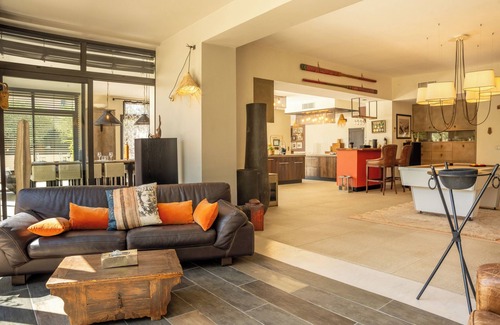 St.-Remy-de-Provence Villa | Villa Drossa, Magnificent family home near town center and Alpilles