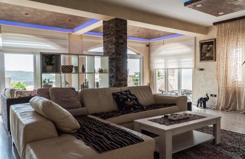 Becici Villa | Villa Dragana