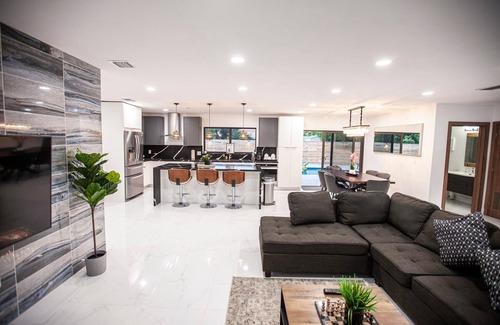 Ojus House | Villa Dubai - 6 BR Tennis BKB Ct Soccer Fld