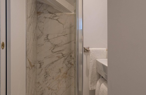 Bievres Hotel | Villa Edmond Hôtel & Spa - Maison Blanche Bièvres