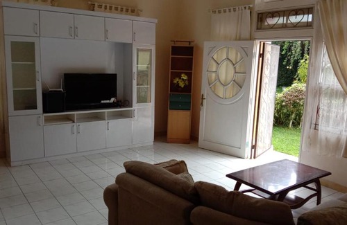 Cimacan Villa | Villa Eindhoven R9/3 Kota Bunga Cipanas Bogor