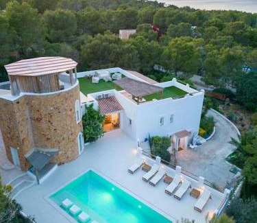 Sant Josep de sa Talaia Villa | Villa en San José con vistas al mar, piscina y 7 habitaciones