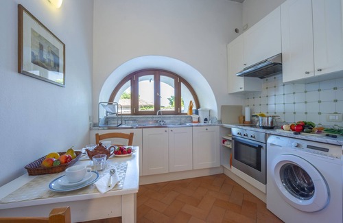 Colognola ai Colli Apartment | Villa Faccioli Limone With Shared Pool, Colognola ai Colli, Italy