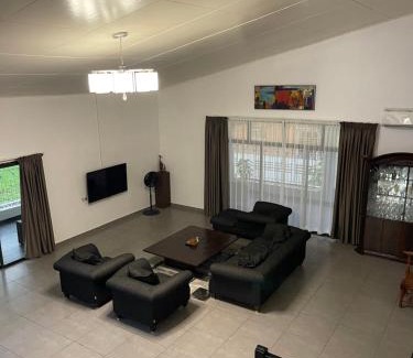 Paramaribo Villa | Villa Famirie 8-10 people