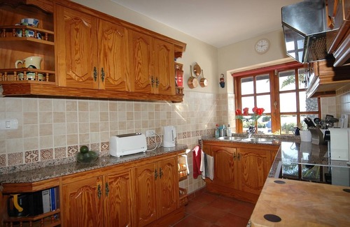 Macher Villa | Villa Finca el Volcan with Sea View, Pool, Garden & Wi-Fi