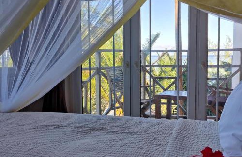 Makunduchi Villa | Villa Fleur de Lys - Sleeps 24 - Pool - Hot Tub