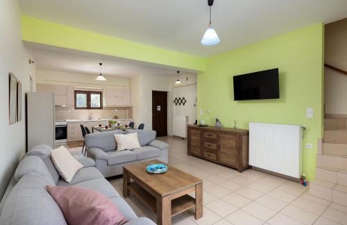 Pyrgos Psilonerou Villa | Villa Flora by PosarelliVillas