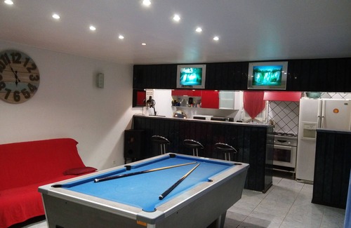 Saint-Laurent-La-Vernede Villa | Villa sleeps 8/9, heated pool (9x5m), Jacuzzi (7places), games room.