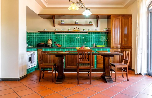 Aci Sant'Antonio Villa | Villa Gialla - Home and Pool