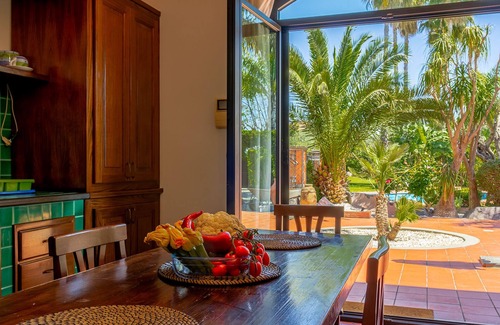 Aci Sant'Antonio Villa | Villa Gialla - Home and Pool