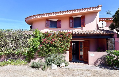 Sa Rocca Tunda House | Villa Gianni - Rustic House a Few Steps from the Sea for Families Seeking Peace