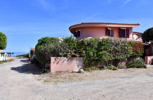 Sa Rocca Tunda House | Villa Gianni - Rustic House a Few Steps from the Sea for Families Seeking Peace