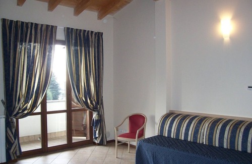 Somma Lombardo Hotel | Villa Giovanna