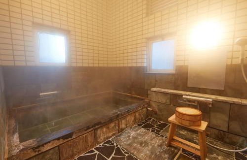 Hakone Villa | Villa Hakone Kabuto 古民家旅館 150平米 バス停迄一分 準天然温泉 最大12名