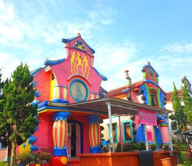 Cipanas Villa | Villa Hello Kitty Kota Bunga Puncak
