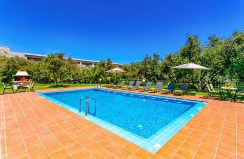 Pyrgos Psilonerou Villa | Villa Ilos by Villa Plus