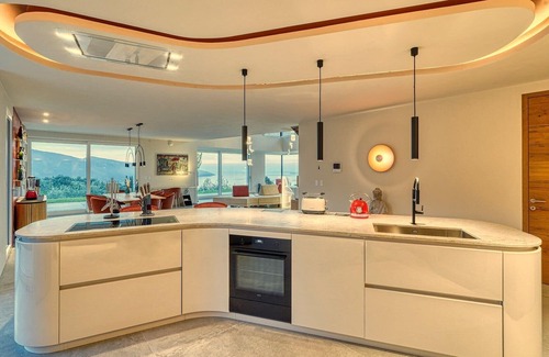 Gardola Villa | Villa in an olive grove with breathtaking lake views