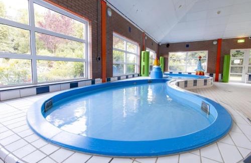 Andijk House | Villa in Friesland with Jetty and Garden