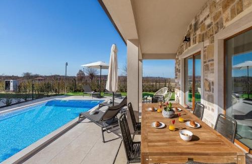 Karojba Villa | Villa in Motovun with Private Pool and Views