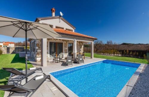 Karojba Villa | Villa in Motovun with Private Pool and Views