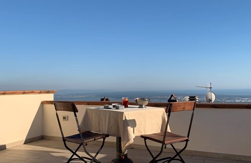 Corsanico Villa | Villa in the hills of Versilia, with swimming pool, garden and sea view terrace