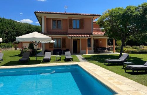 Loro Ciuffenna Villa | Villa in Tuscany with Private Pool & Views, cleaning included