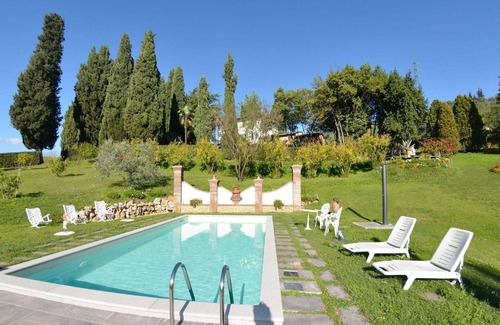 Uzzano House | Villa in Uzzano with Private Pool & Garden
