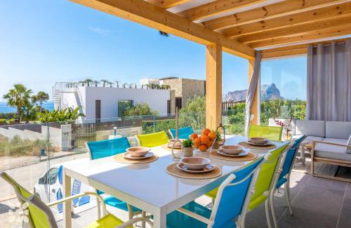 Urbanitzacio la Fustera Villa | Villa Ipanema by Abahana Villas