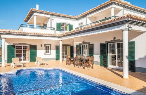 Guia Villa | Villa Isa - Heated Pool - Free wi-fi - Air Con