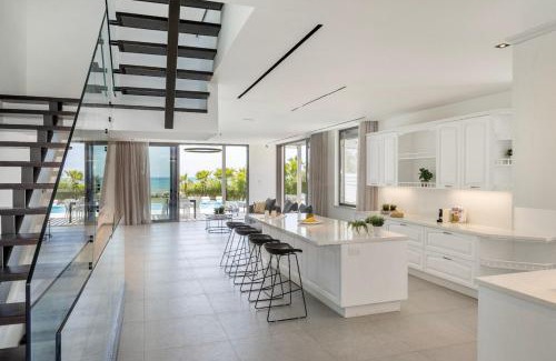 Ayia Thekla Villa | Villa JoJo Seafront
