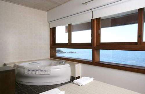 Pomos Villa | Villa Karavi