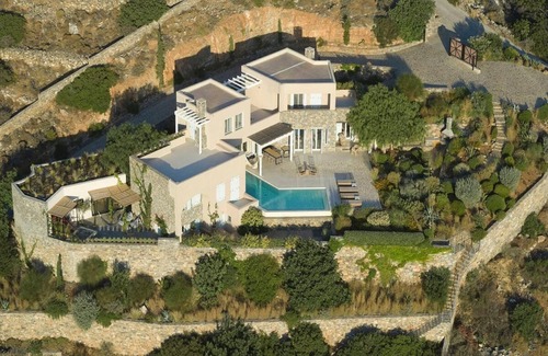 Elounda Villa | Villa King with a heated pool