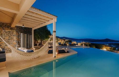 Elounda Villa | Villa King with a heated pool