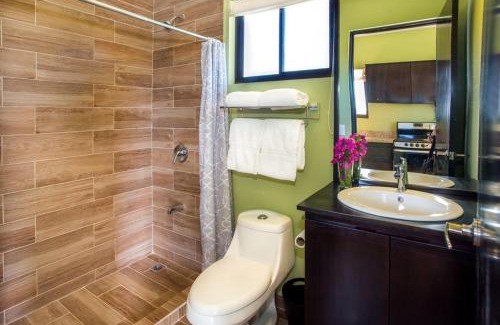 Parrita House | Villa Kiskadee - Beautiful Mountain Views with Private Pool