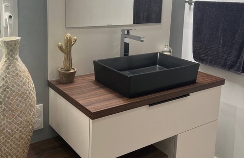 Saint-Claude Villa | Villa l'Oasis, swimming pool, jacuzzi, billiards