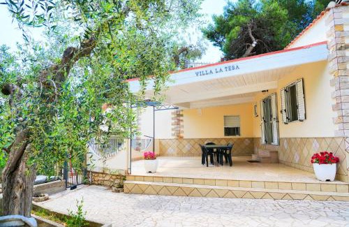 Monte Sant'Angelo Villa | Villa La Tesa
