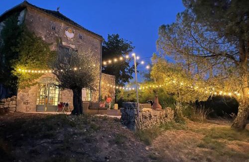 Saint-Vincent-Rive-d'Olt Villa | Villa Les Roques