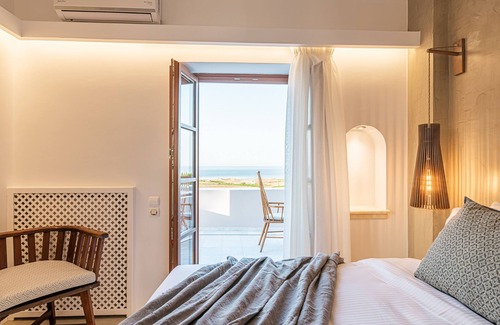 Kamari House | Villa Leon