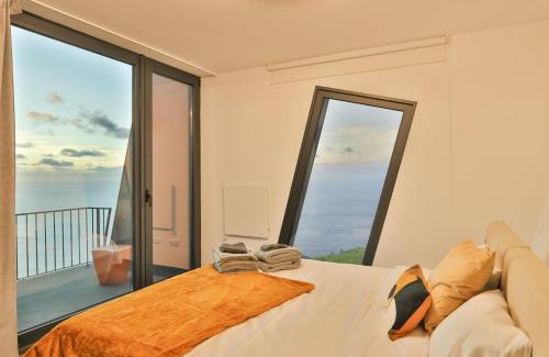 Faja da Ovelha Villa | Villa Leonor Cliffside Retreat