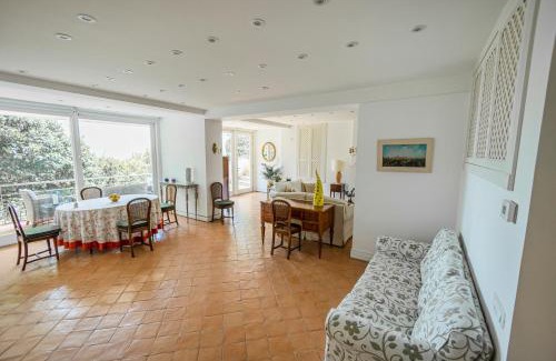Raito House | Villa Lilia