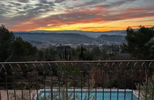 Le Tholonet Apartment | Villa lumineuse avec piscine clim 1ere étage vue panoramique 10min Aix-en-Provence