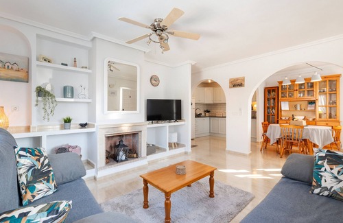 Mazarron Villa | Villa 'Mabel' with Mountain View, Wi-Fi and Air Conditioning